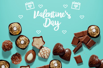 Fondo con chocolates para el día de San Valentín - 184541014