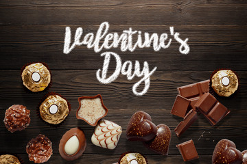 Fondo con chocolates para el día de San Valentín - 184541841