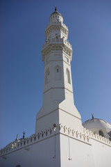 Obraz premium MEDINA, SAUDI ARABIA - 16TH NOV 2017; A view of Masjid Quba in Medina, Saudi Arabia. This is the first mosque built by Prophet Muhammad (PBUH) in the beginning of the Islamic calendar (Hijra) or 622 A