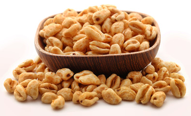 Golden puffed wheat