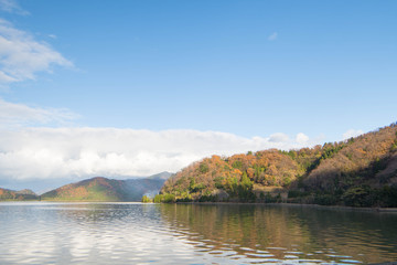 Obraz premium 冬・風景・紅葉・快晴