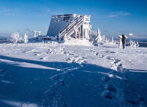 Fototapeta Velka Raca hill summit in Beskids mountains on slovakian - polish borders during nice winter day