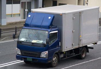 Fototapeta premium 輸送トラック 箱車