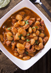 Baked beans in sauce