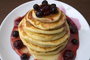 pancakes with berries
