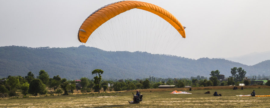 BIR BILLING -WORLDS SECOND HIGHEST PARA GLIDING SITE