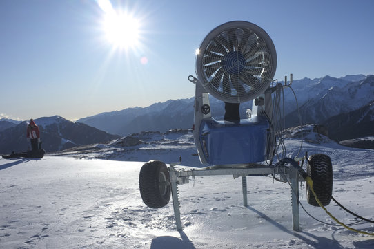 cannone spazzaneve per innevamento artificiale