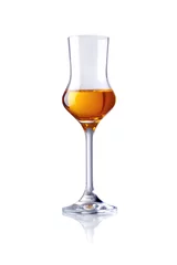 Fotobehang glas cognac, geïsoleerd op wit © janvier
