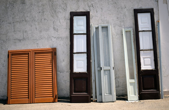 &Kappa;&omicron;&upsilon;&phi;ώ&mu;&alpha;&tau;&alpha; Infisso Chambranle F&ouml;nsterkarm Serramento Kozijn Zarge Renovation &Ograve;cznica Serramenti Ościeżnica Chambrana Ristrutturazione