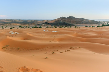 Fototapeta na wymiar small hill in sahara desert