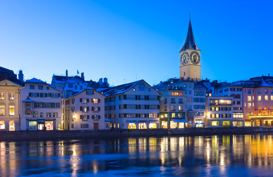 Weihnachtliche Beleuchtung in der Altstadt von Zürich