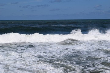 日本海の荒波