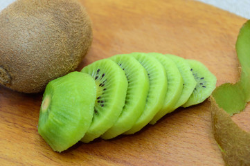 kiwi sliced on the Board
