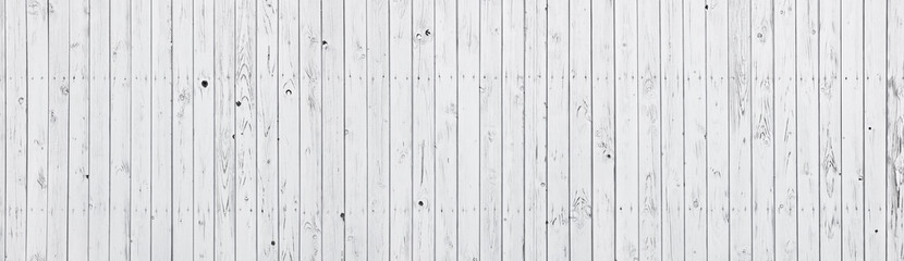 Weiße Holzbretterwand