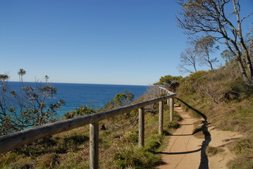 Fototapeta na wymiar Path at the coast of Noosa National Park