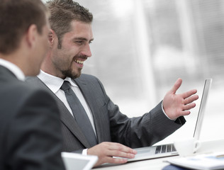 closeup.business colleagues discussing work issues