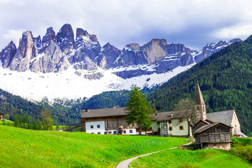 Fototapeta na wymiar Imressive Dolomites mountains and traditional villages. North of Italy