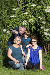 Fototapeta premium Familienausflug in den Park