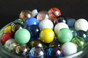 Bunte Glasmurmeln
