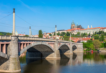 Obraz premium View of Prague Castle from Manes Bridge over Vltava river in Prague, Czech Republic