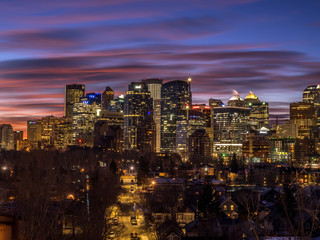 Obraz premium View of Calgary's skyline before sunrise. View is from the bluff overlooking the Bow River and downtown. 