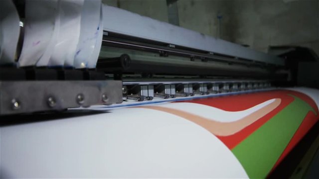 Macro Printer Transmits Picture from Computer to Billboard