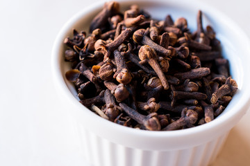 Raw Organic Brown Dried Cloves Ready to Use