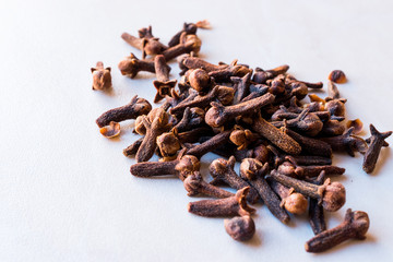 Raw Organic Brown Dried Cloves Ready to Use