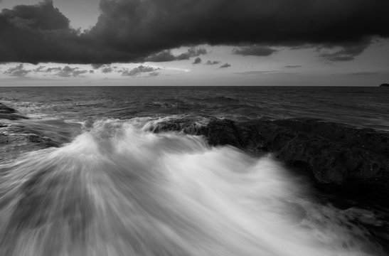 Fototapeta Dramatic waves in black and white, Kudat, Sabah, Borneo, East Malaysia