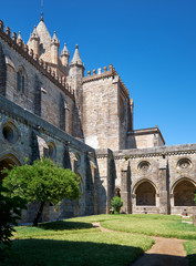 Cathedral (Se) of Evora with the cloister circumjacent the interior courtyard. Evora. Portugal.