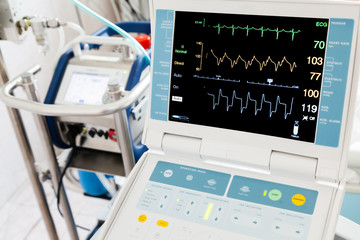 Vital Signs Monitor for Intra-Aortic Balloon Counterpulsation and in ICU