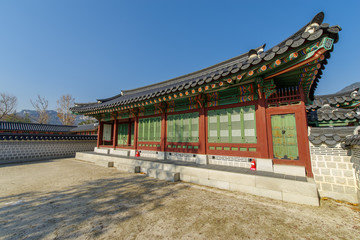 Fototapeta na wymiar Beautiful traditional house at Gyeongbok Palace, Seoul , Korea