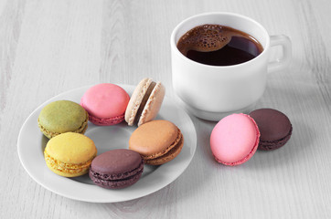 Macaroons and coffee