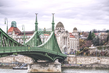 Fototapeta na wymiar Liberty Bridge in Budapest at the end of november, Hungary 