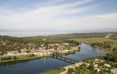 Fototapeta na wymiar View from the riuns of castle Skoder in albania on river Buna