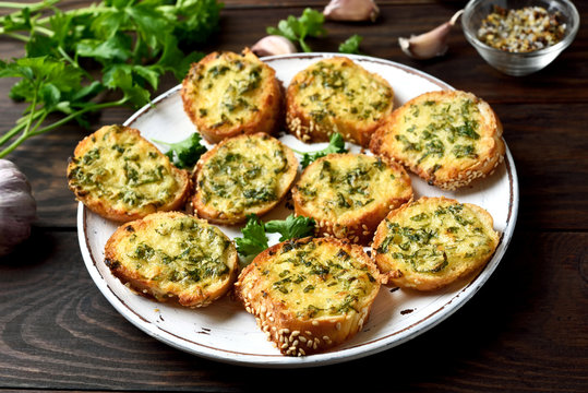 Garlic cheese bread