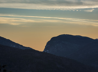 Obraz premium Dramatic Mountain Silhouette: Wallface Mountain, Adirondack High Peaks