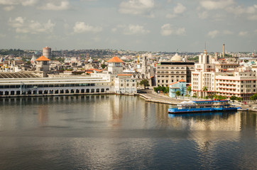 Fototapeta na wymiar Havana cityscape with harbor in Cuba