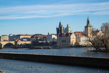Naklejka premium Brückenturm und Karlsbrücke in Prag Tschechien 