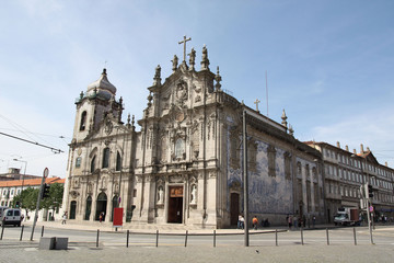 Fototapeta premium Portugal, Parvis de l'église do carmo à Porto