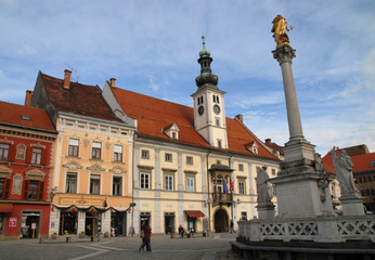 Fototapeta na wymiar City square and statue in Maribor; Slovenia