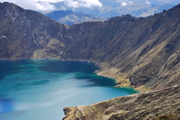 Obraz premium View of Quilotoa a water filled caldera in the west of Ecuador