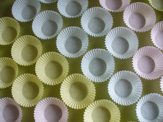 paper cups, baking, pink, yellow, blue, diagonal