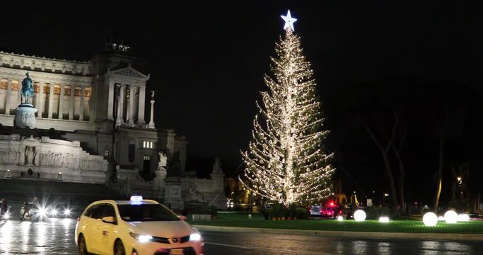 Christmas in Piazza Venezia, Rome. Video shot in 4k