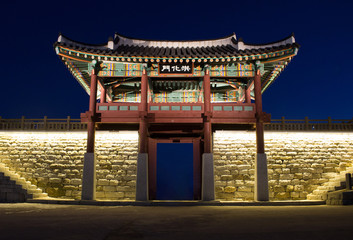 Fototapeta premium korea old big gate and wall
