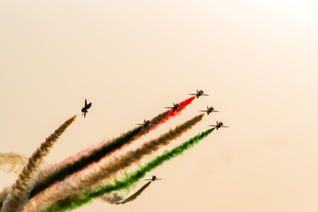  Flugschau Formation im Gegenlicht