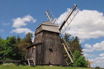 Fototapeta na wymiar Windmühle in Polen