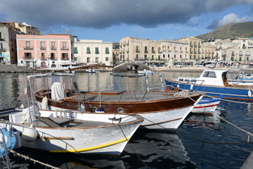 Hafen von LIpari, Italien