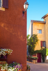 Fototapeta na wymiar The Rousillion Vaucluse colored village