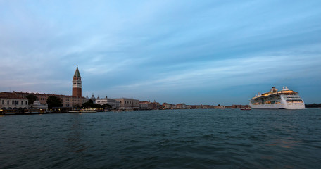 Fototapeta na wymiar Panorama of Venice, Italy with cruise ship
